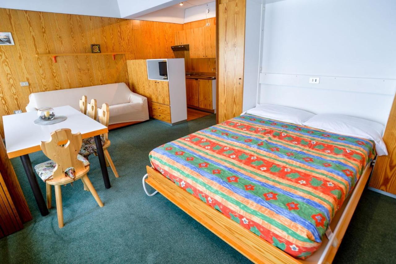 Res.Albare/Solaria Apt.Solandra Mezzana  Dış mekan fotoğraf