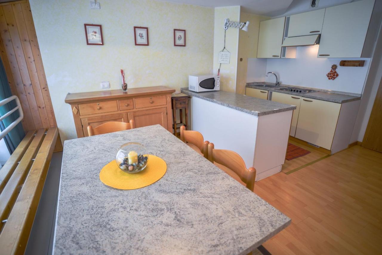Res.Albare/Solaria Apt.Solandra Mezzana  Dış mekan fotoğraf