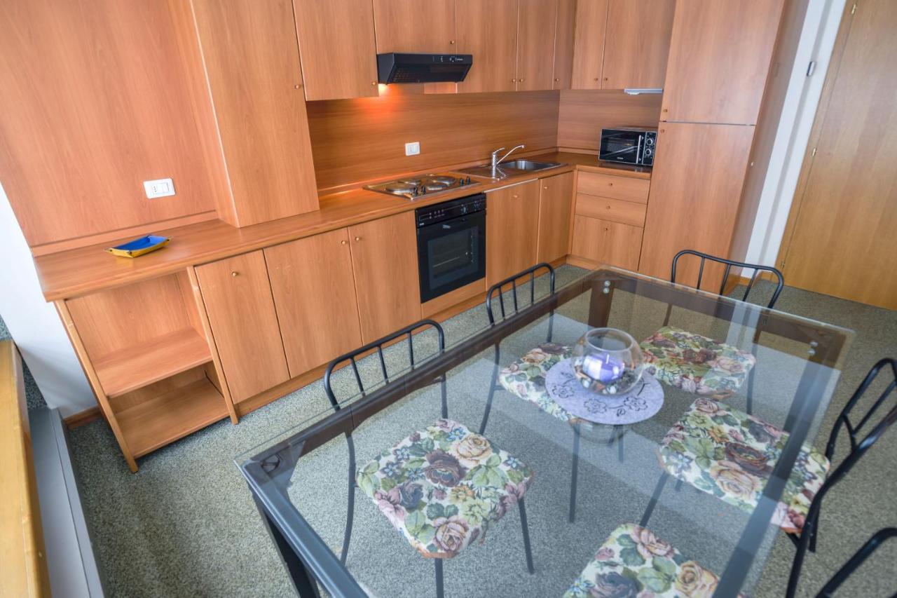 Res.Albare/Solaria Apt.Solandra Mezzana  Dış mekan fotoğraf